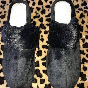 NWOT Dearfom Memory  Slippers